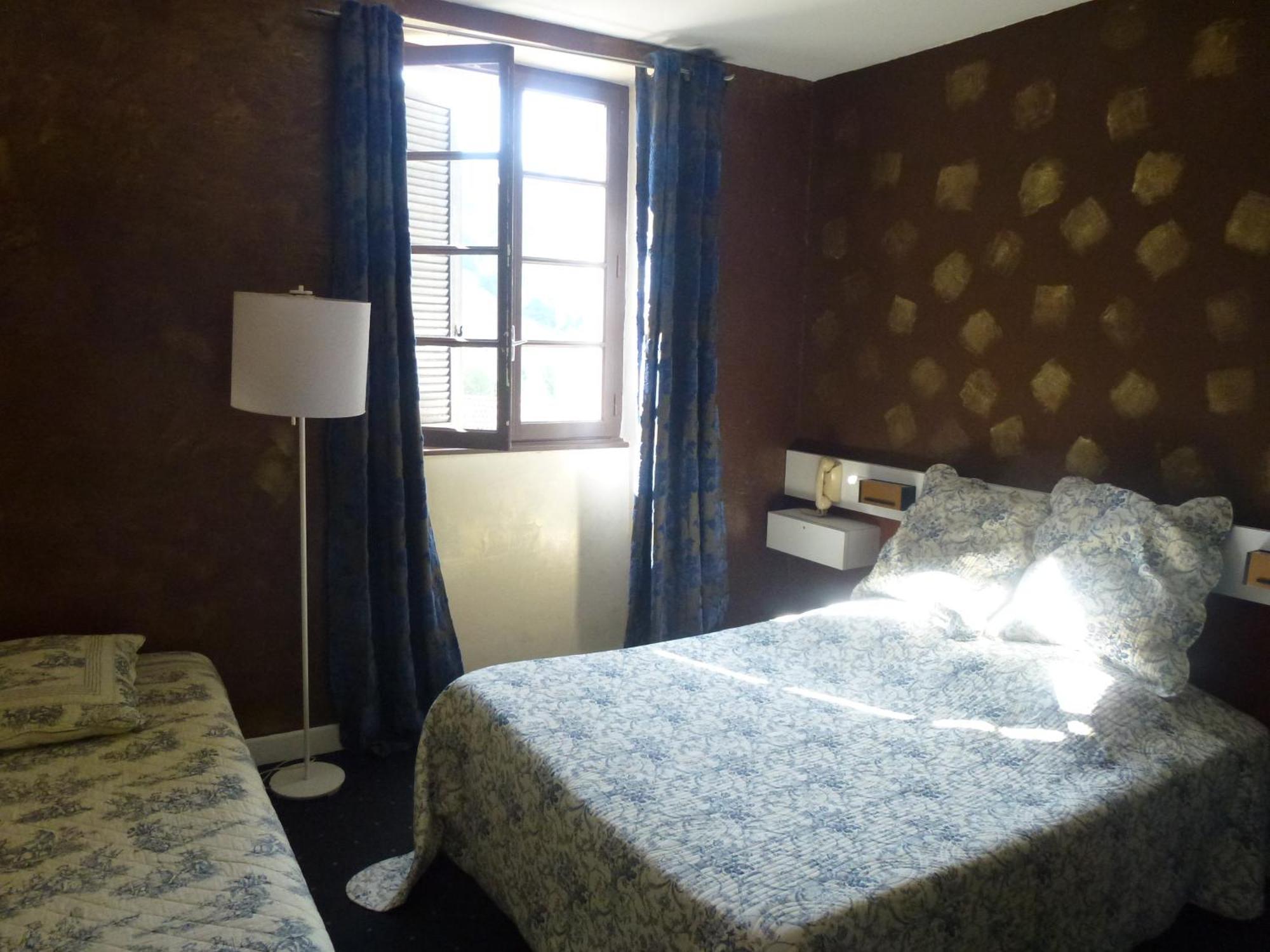 Hotel Restaurant Le Pain De Sucre Monistrol-dʼAllier Rum bild