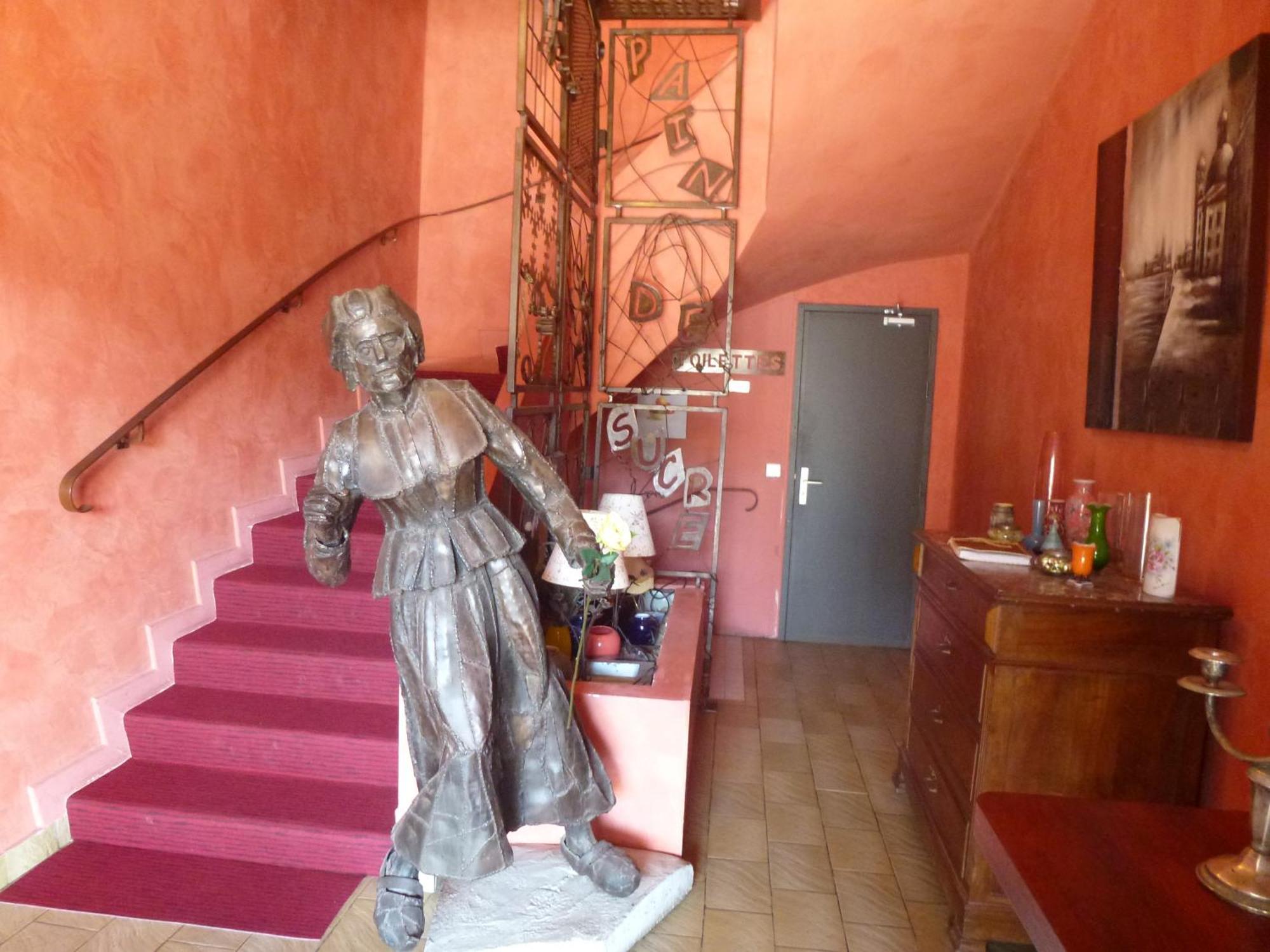 Hotel Restaurant Le Pain De Sucre Monistrol-dʼAllier Exteriör bild